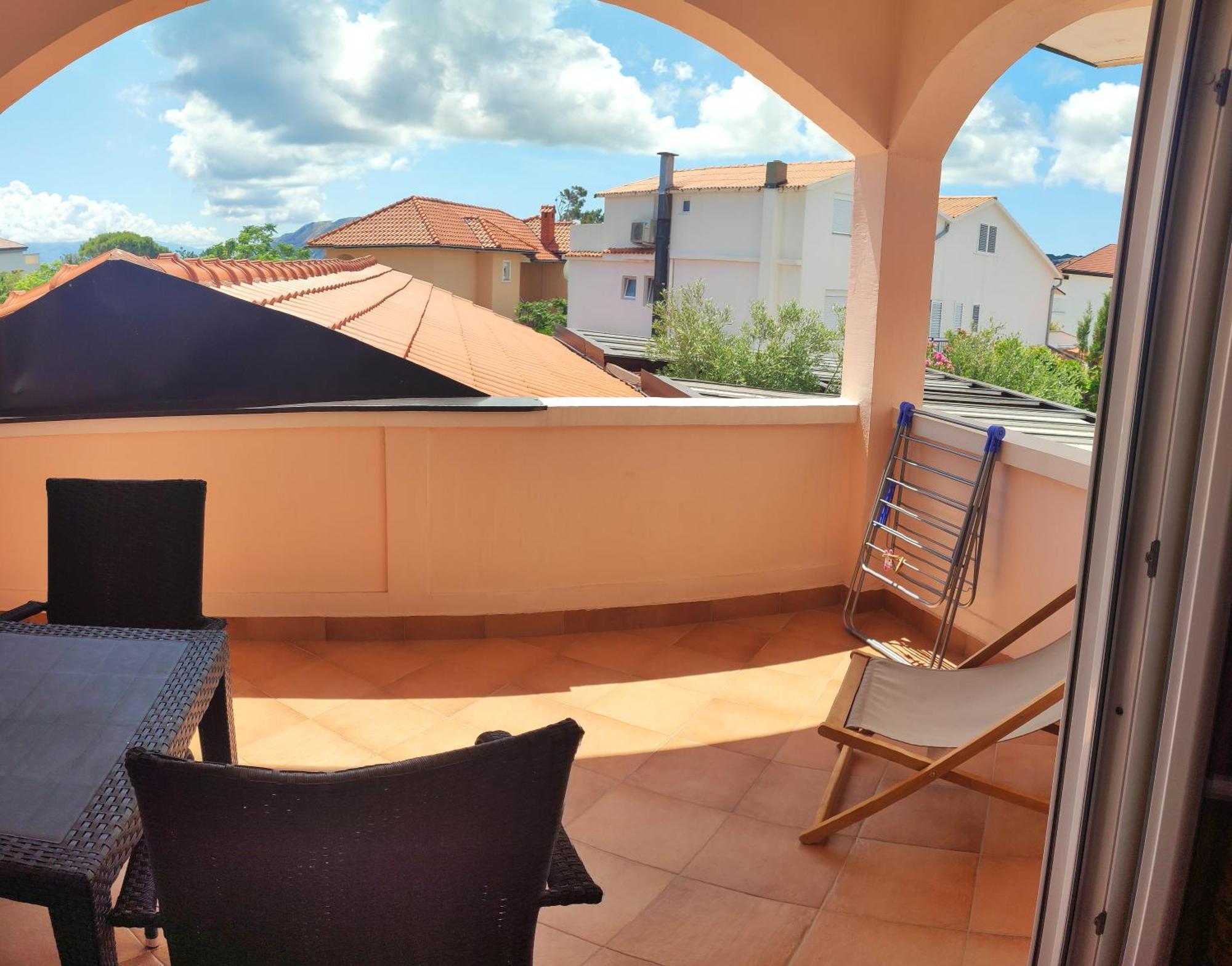 Apartmani Simon Lopar Bagian luar foto