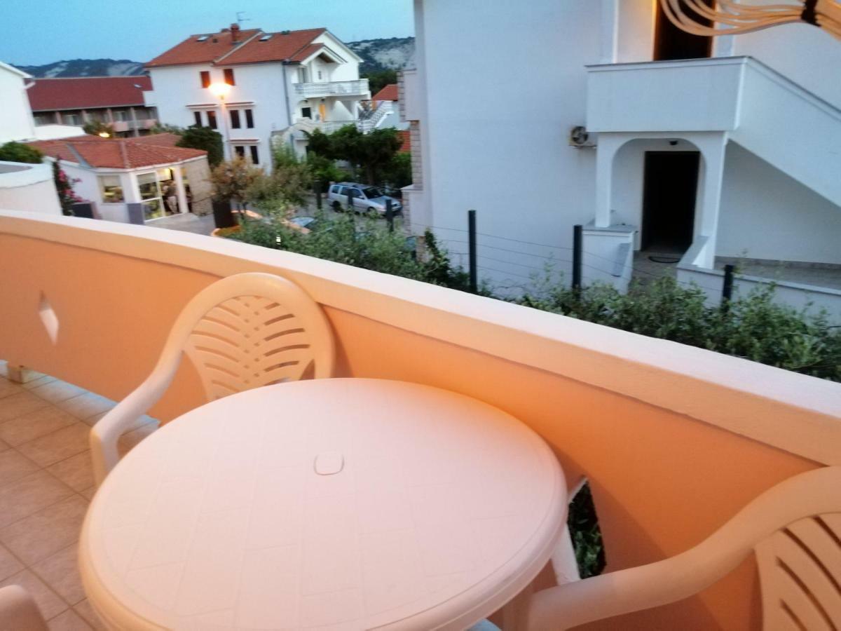 Apartmani Simon Lopar Bagian luar foto