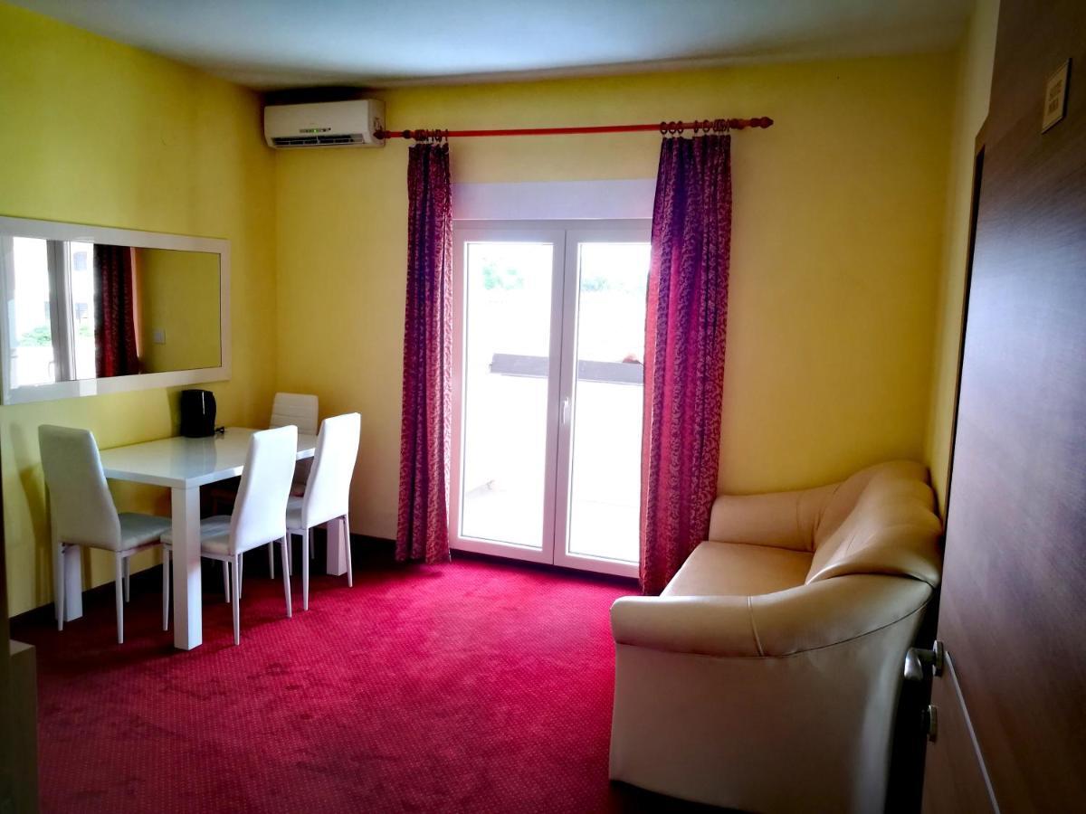 Apartmani Simon Lopar Bagian luar foto